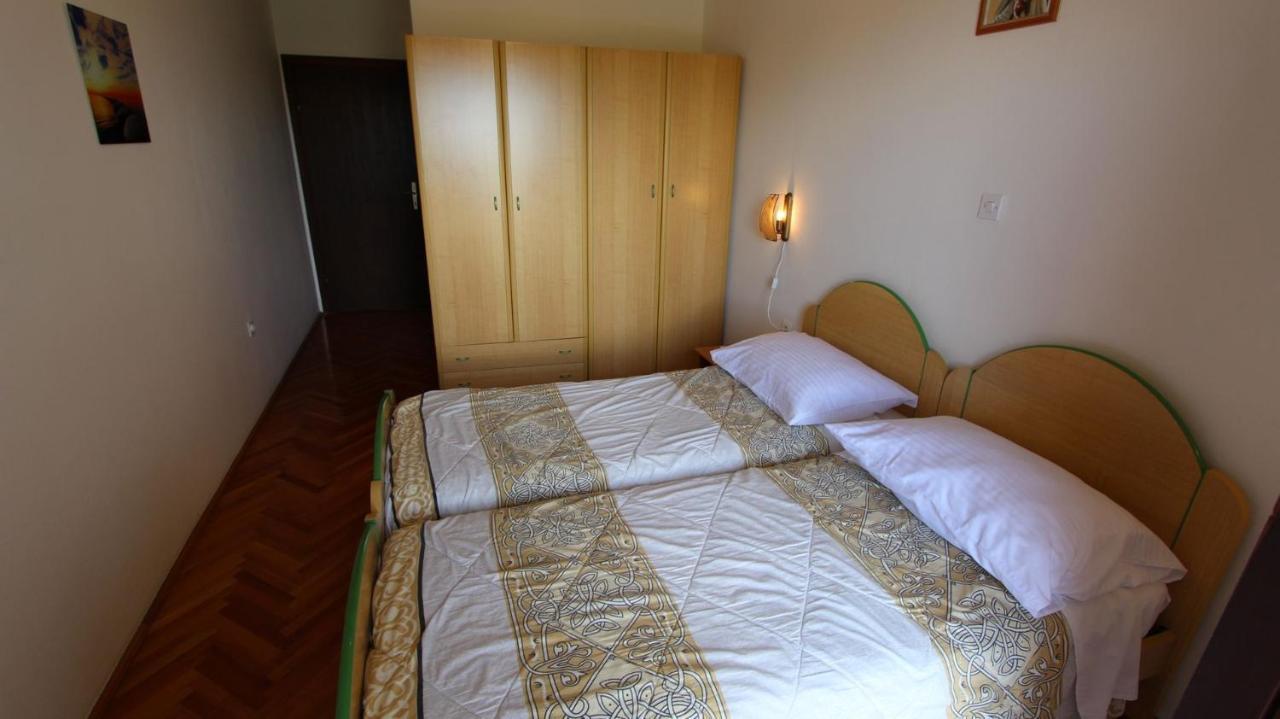 Apartments And Rooms Jelka มาลินสกา ภายนอก รูปภาพ