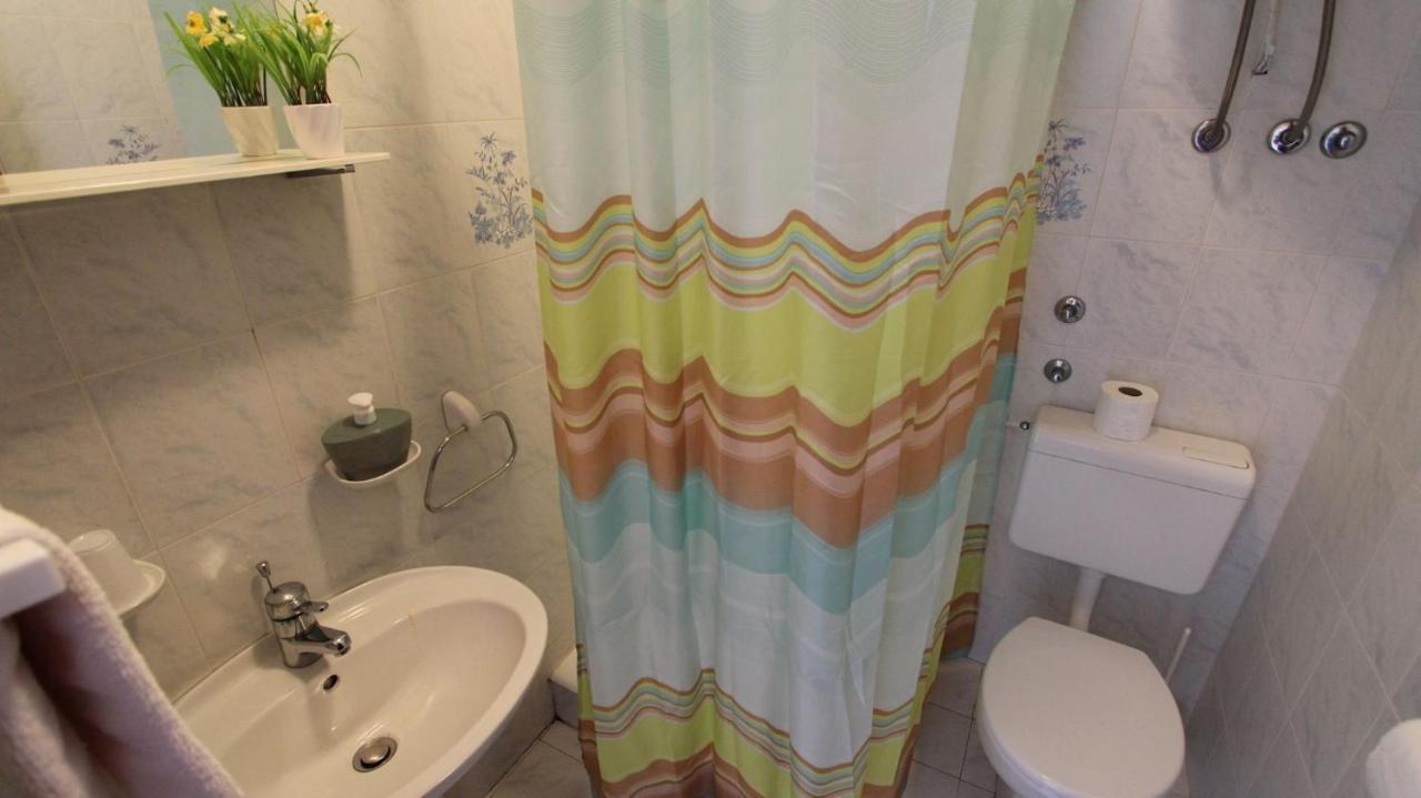 Apartments And Rooms Jelka มาลินสกา ภายนอก รูปภาพ