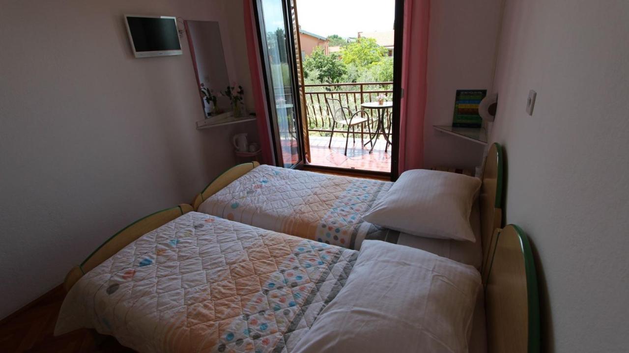 Apartments And Rooms Jelka มาลินสกา ภายนอก รูปภาพ
