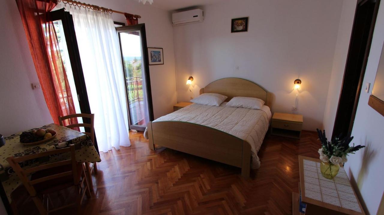 Apartments And Rooms Jelka มาลินสกา ภายนอก รูปภาพ